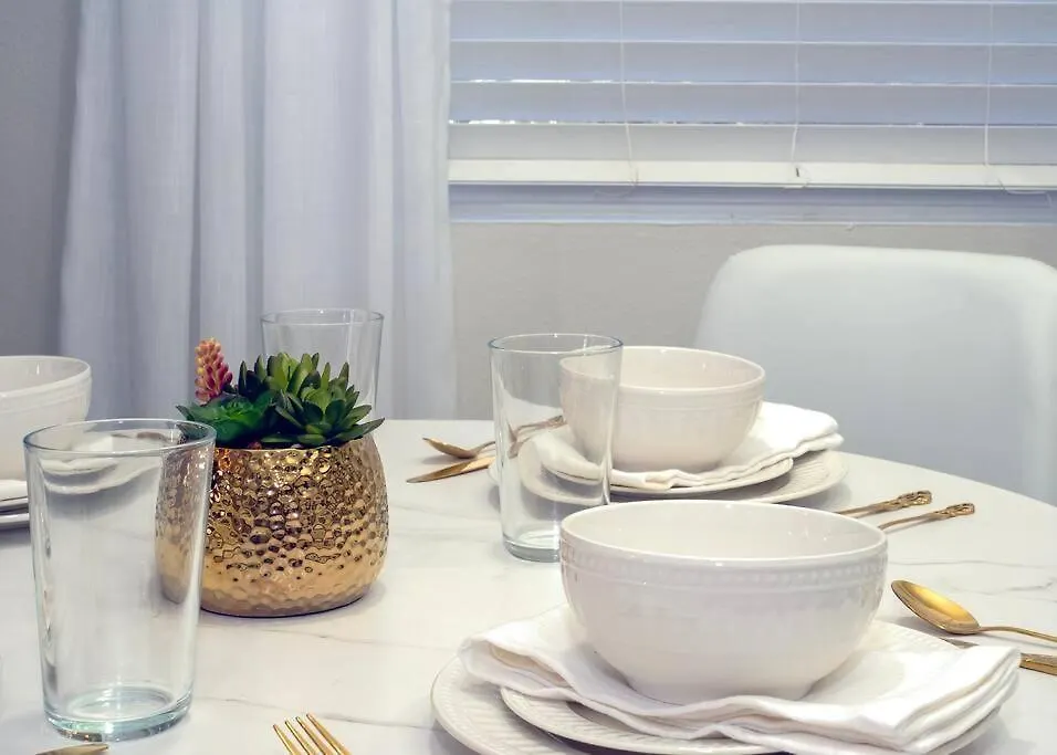 Villa Golden - King Bed, Centrally Located! Tempe United States