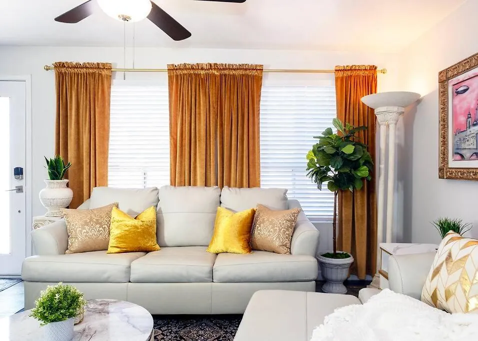Villa Golden - King Bed, Centrally Located! Tempe