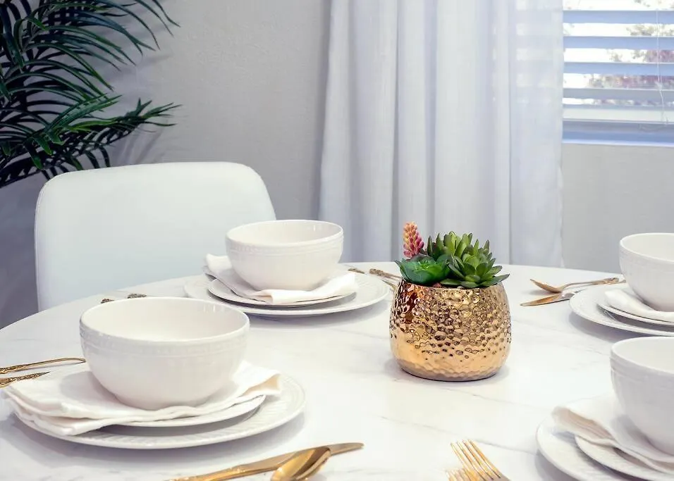 Villa Golden - King Bed, Centrally Located! Tempe United States